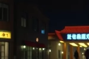 《拾荒者手记》封面，清晨街角整理纸箱的手部特写